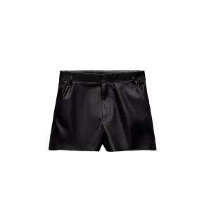 Skinnshorts - Skinnshorts från Zara. Helt oanvända med prislapp kvar