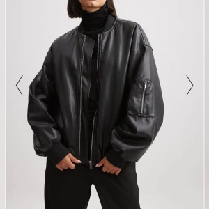 Skinnjacka - Säljer denna skinnjacka som aldrig är använd. Originalpris 1028kr