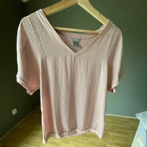Gammalrosa enkel topp  - Enkel topp i gammalrosa. Strl S. Aldrig använd. 