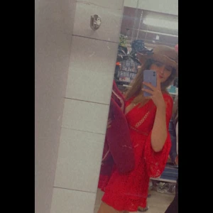 Klänning  - Jätte fint röd klänning 