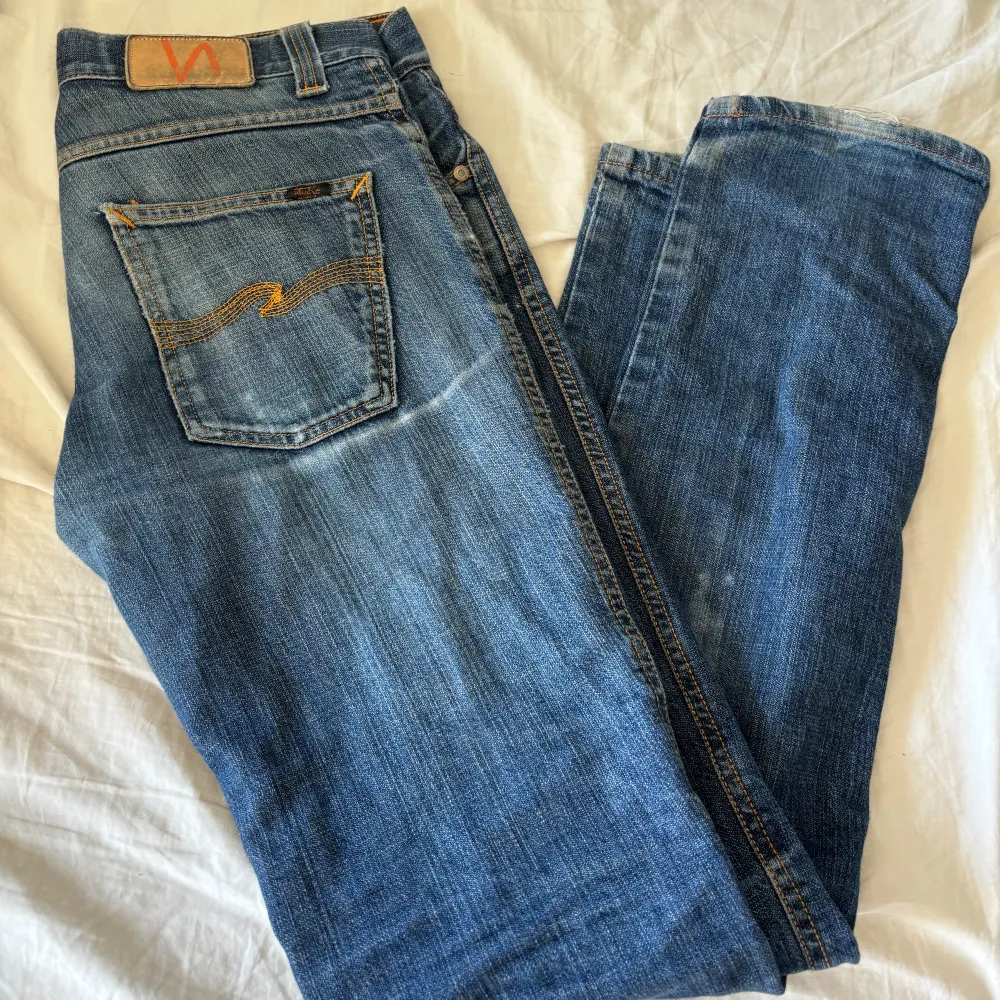 Hej säljer dessa nudie jeans. Cond 8/10, nypris runt 1500, storlek 30/32. Jeans & Byxor.