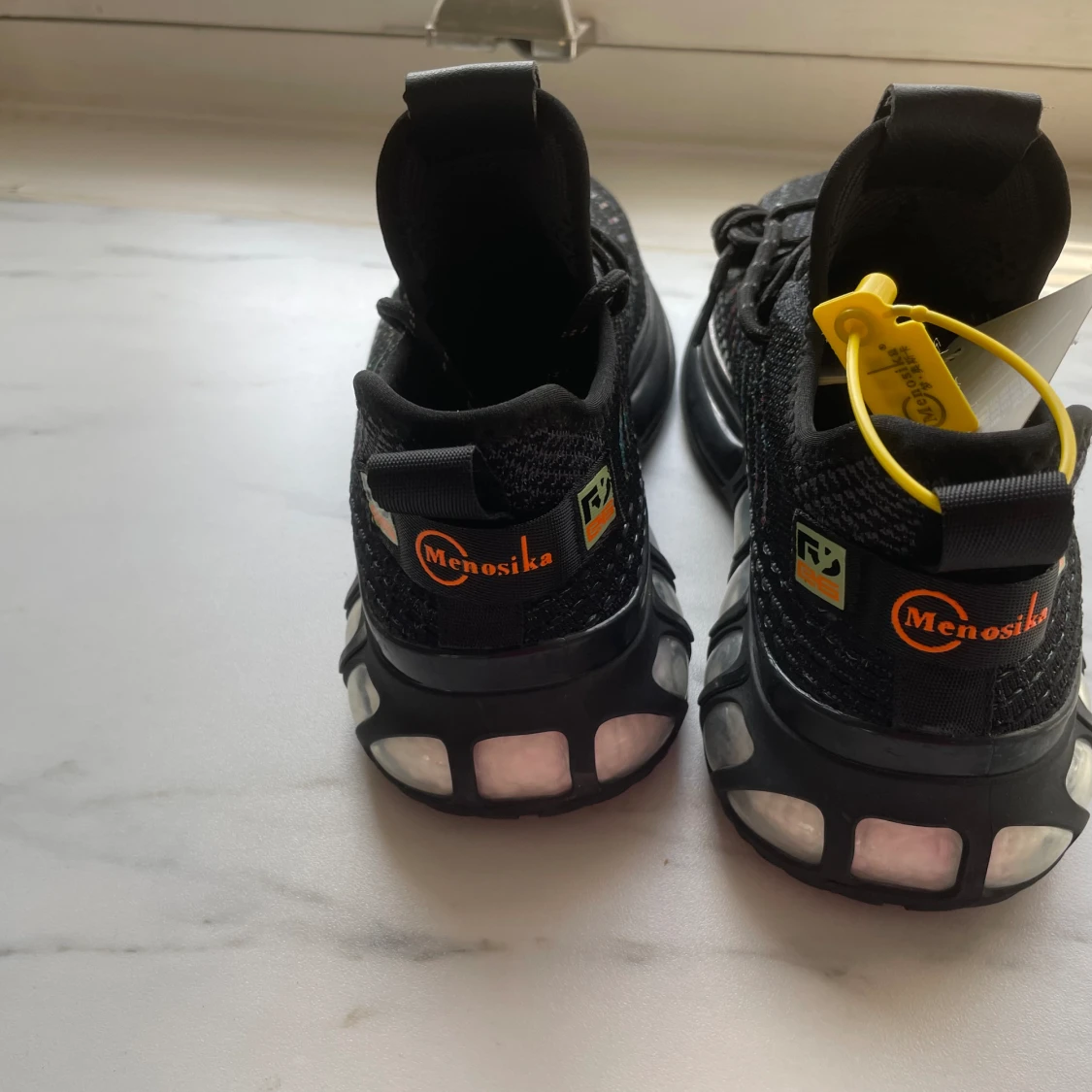 Helt nya skor stl 40 - 91