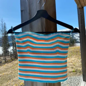 Tubtopp  - Tubtopp från Gina Tricot  Aldrig använd storlek S