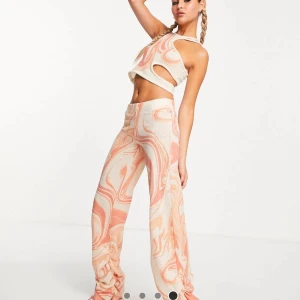 Set från jaded london - Så fint set från jaded london! Har använt två gånger och klippt av dom lite vid fötterna då de var för långa (se bild)  Nypris ca 1000kr