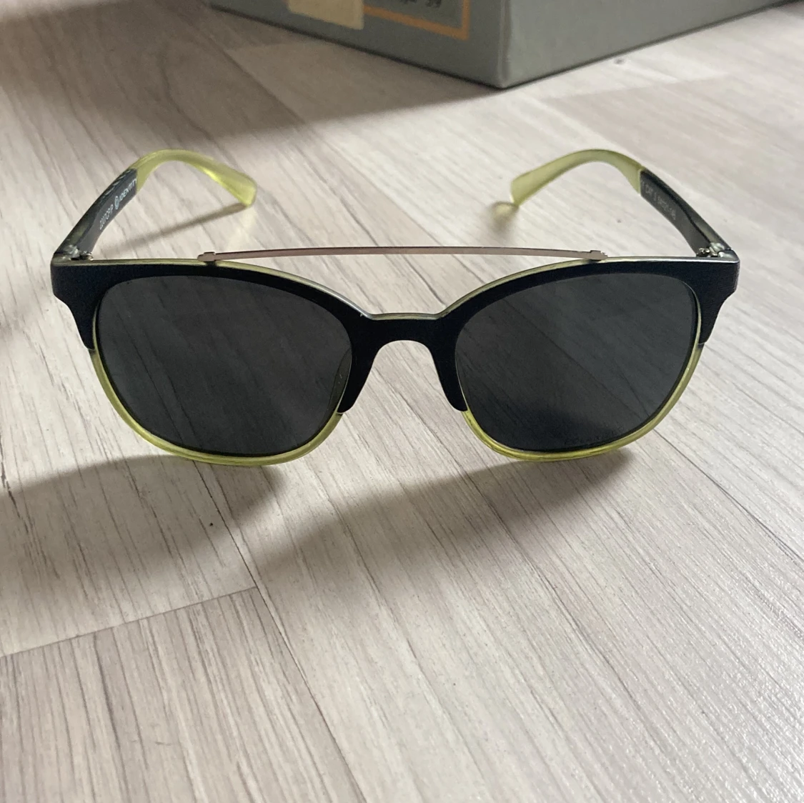 Solglasögon  - 91