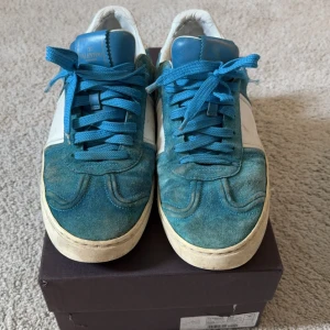 Valentino flycrew  - Sick 6/10 använda en del men ändå fungerbart sick låda ingår