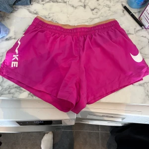 Shorts - Träningsshorts nike, knappt använda