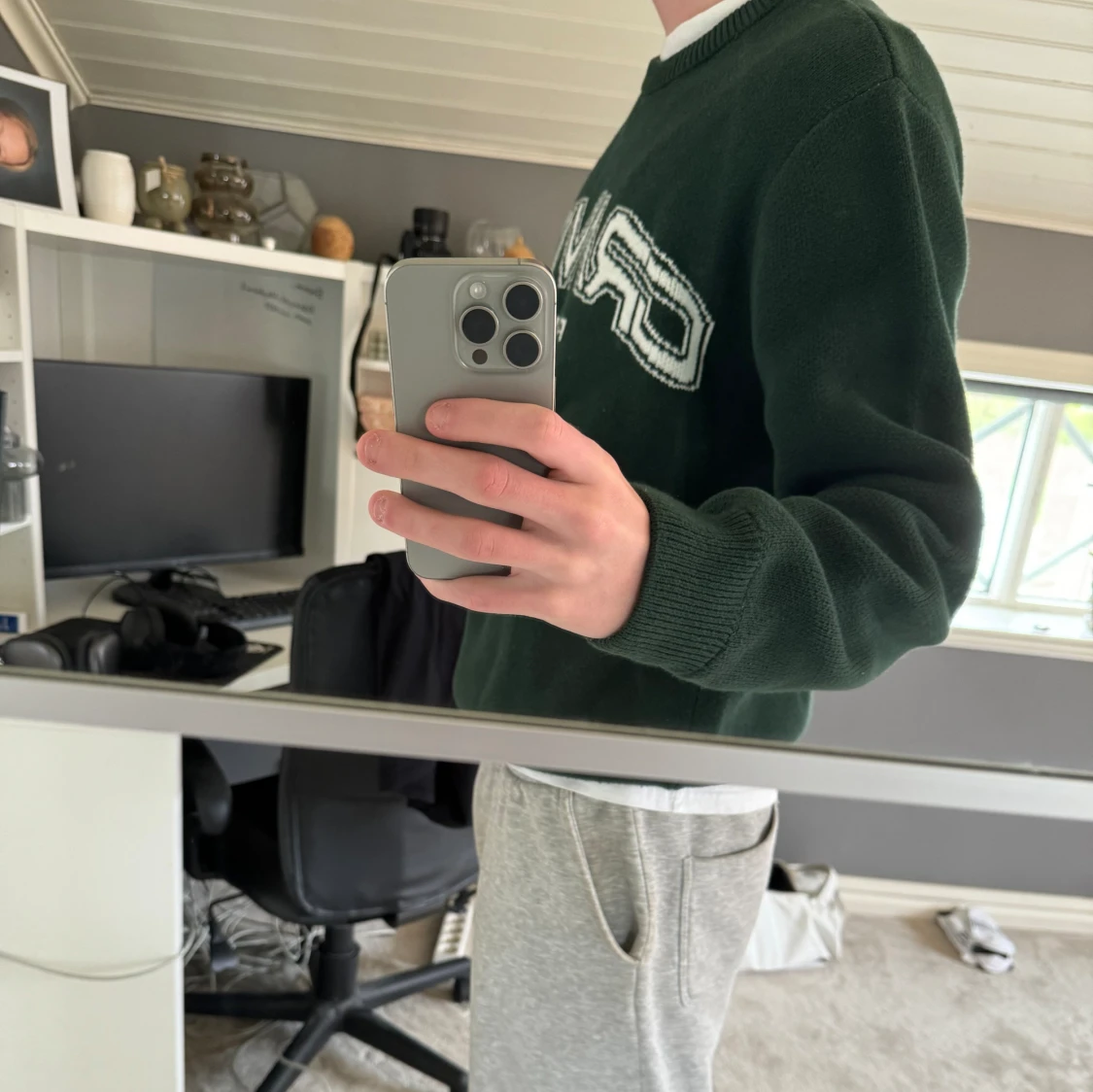 Grön stickad tröja  - 91