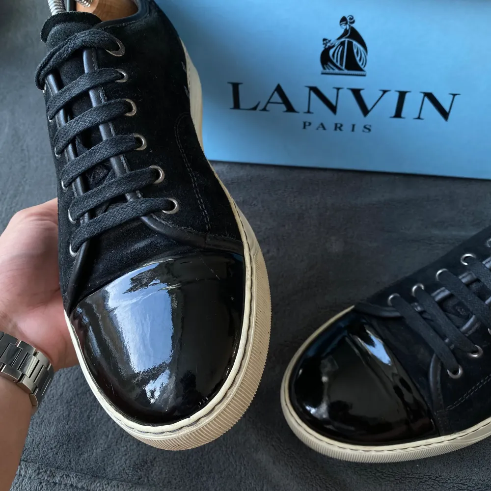 Lanvin skor i grymt skick🌟 | storlek: originalstorlek uk9/eu43 passar dock större alltså 44 | ingår: box. Skor.