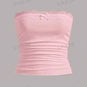 Tubtopp  - Rosa bandeau topp med spets och rosett, nyskick, passar mig som brukar bära S och XS. 