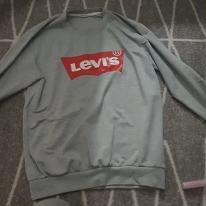 En Levis tröja - Bra skick 