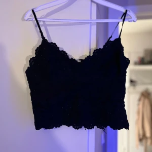 Svart spets topp  - Spets topp 