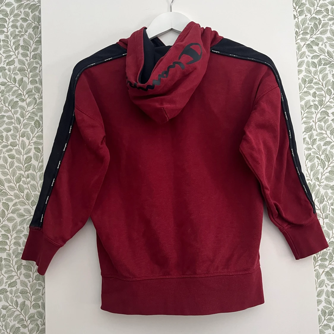 Vinröd hoodie - 91