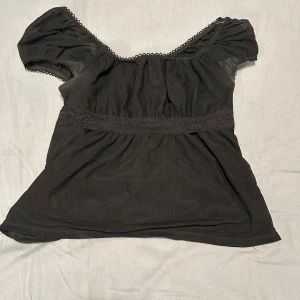 Svart topp🖤 - Fin tröja, inte använd ofta, Inge defekter💓