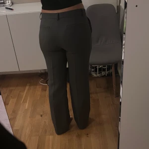 Low waist kostymbyxor - Aldrig använda nypris 500-600kr