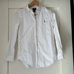Ralph Lauren skjorta vit - Storlek 14 (XS) Vit 100% bomull  Använd men fint skick