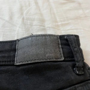 Jättesnygga shorts från Gina  - Jag säljer desss pågrund av att de inte kommer till användning längre