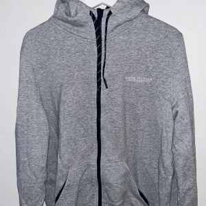 Race marin hoodie  - Jätte fin hoodie som är i ett jätte bra skick!!!