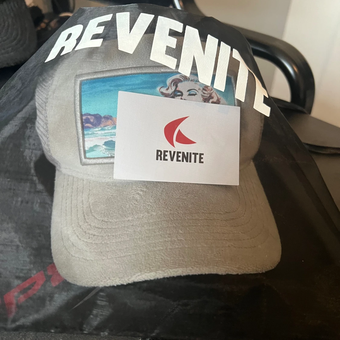 Säljer denna keps från revenite - 93