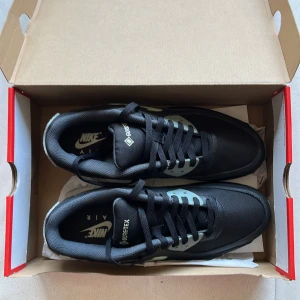 Nike air Max 90 goretex skor - Helt nya skor, köpte dem men ångrade mig sen.