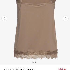 Linne f - beige linne från boozt storlek xs använd typ 2 ggnr, den har inga hål alls, ungefär ny pris kan diskuteras 