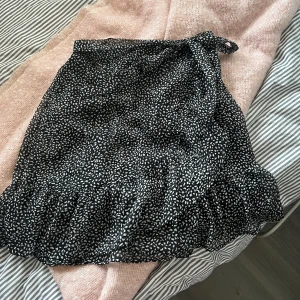 Kjol - Kjol från Vero Moda i XS, säljer då den är för liten