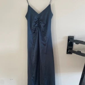 Balklänning / Långklänning  - Balklänning M men passar även S
