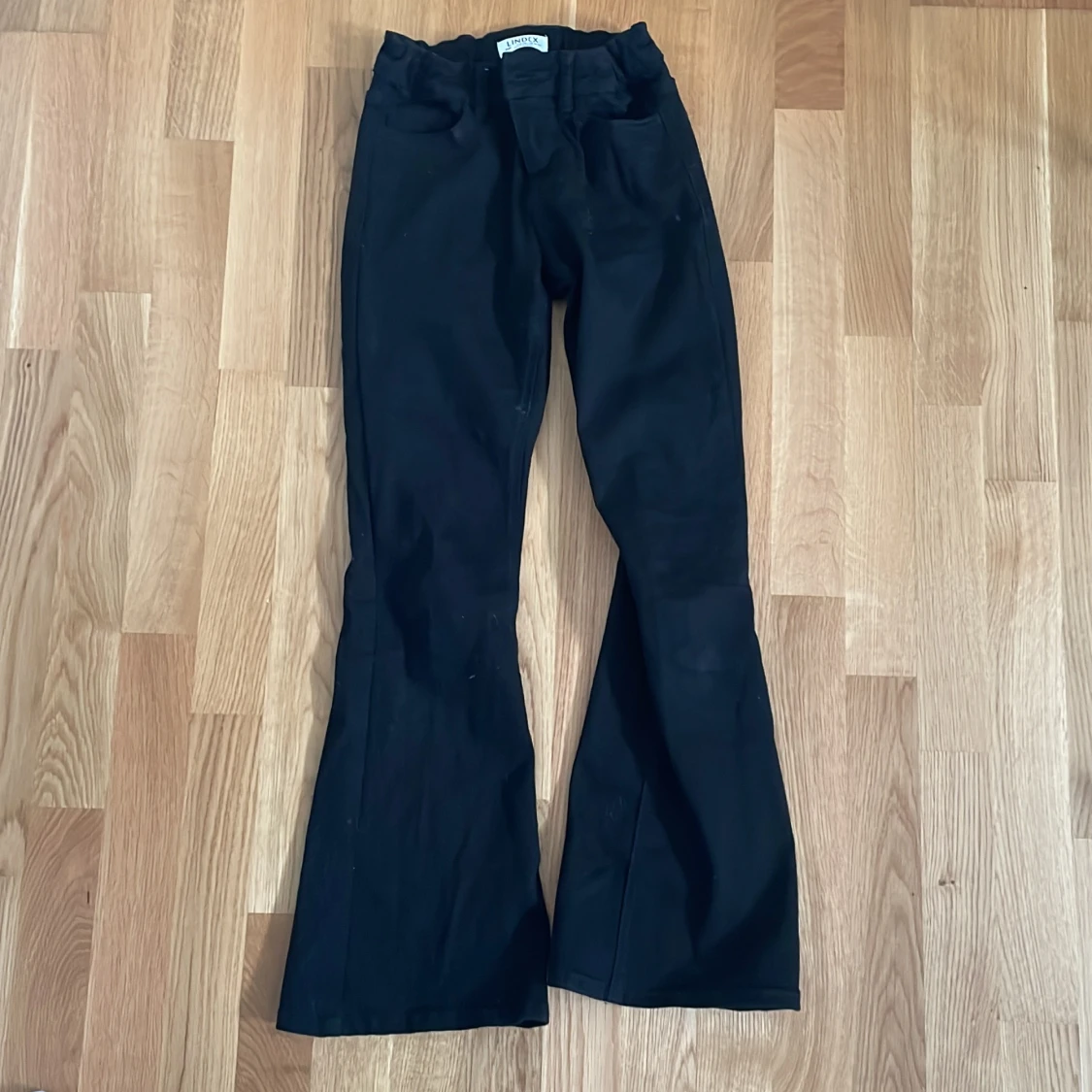 Utsvängda jeans 