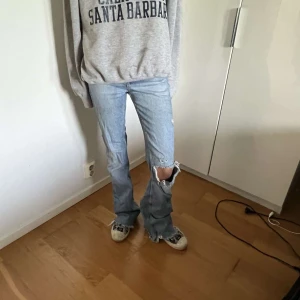 Jeans - Snygga jeans från zara. Midwaist