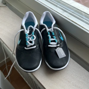 Nike golf shoes  - Women’s Nike Golf Shoes Black Helt oanvänd 