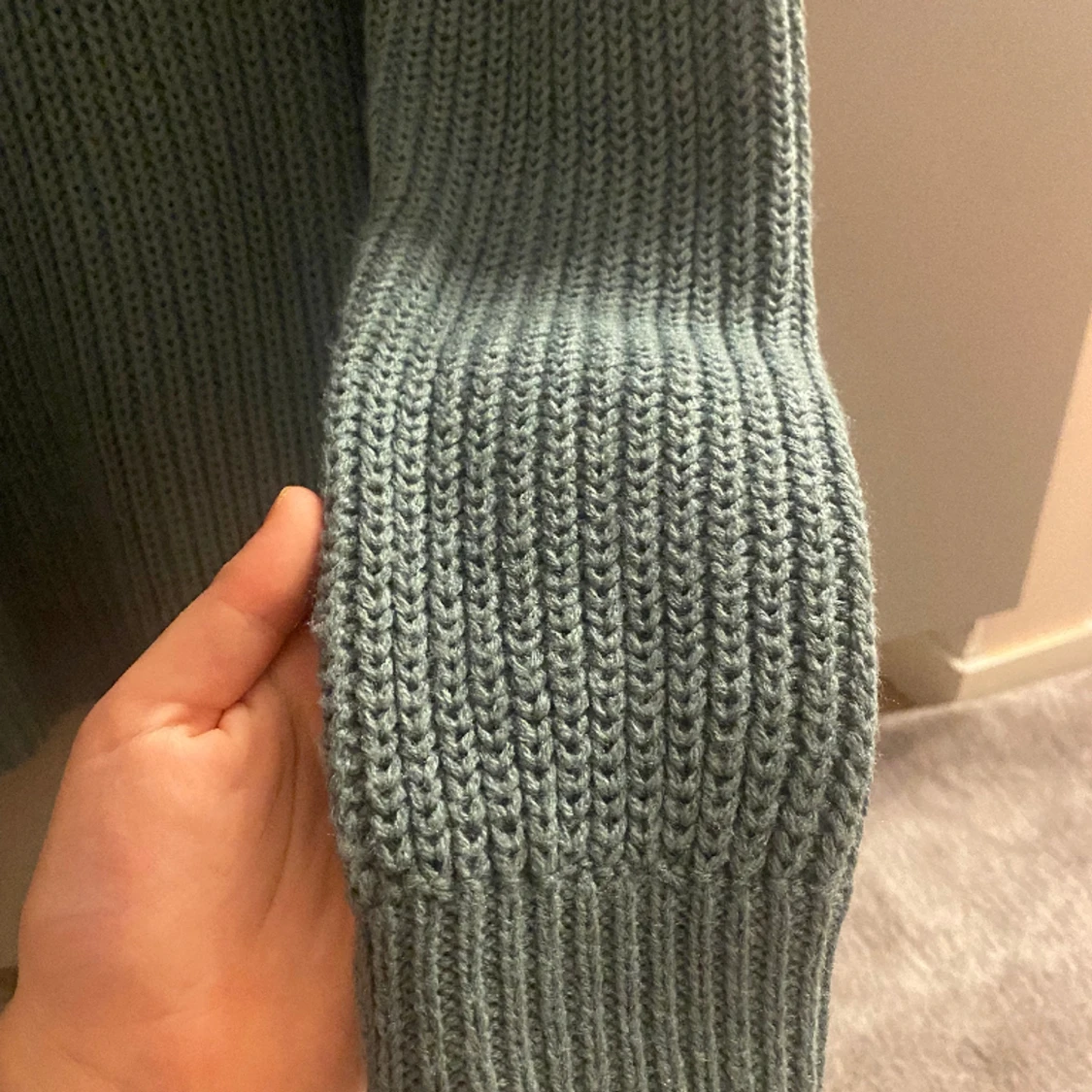 Mörk turkos stickad tröja  - 90