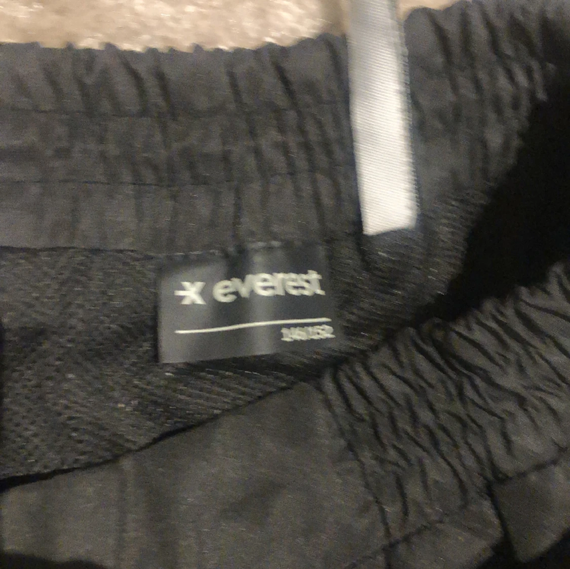 Regn och vindbyxa  - 90