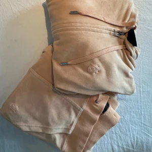 Juicy couture  - Strl s i båda Endast testat