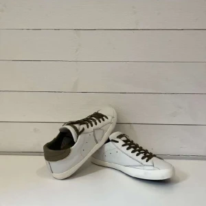 Philippe Model skor - Feta philippe model skor i super bra sick! Skriv vid minsta fråga!