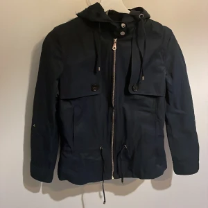 Massimo Dutti Jacka - Massimo Dutti jacka  Väldigt stilig  Skick 9/10