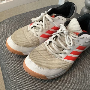 Gympaskor adidas  - Storlek 41 2/3 