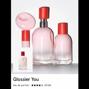 Glossier you parfym - Säljer min glossier you parfym. Endast testad 🤍 ”Är formulerad för att vara en personlig huddoftförstärkare – vilket betyder att det luktar lite olika på alla, toppnoter av pepparkorn, vita blommor”🤍