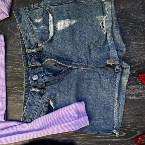 Jeansshorts bikbok  - Jeans shorts M men jag passar som S !! 