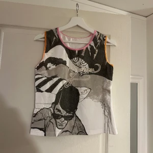 Linne med tryck - Linne med mini paljetter och vintage tryck samt text ”Princess”. 