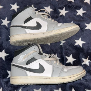 Nike air jordan sneakers - Väldigt snygga Nike air jordans i bra skick