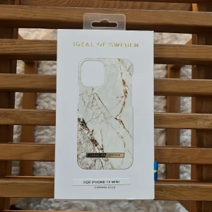 Ideal of Sweden skal - - iPhone 12 Mini - Carrara Gold - helt ny