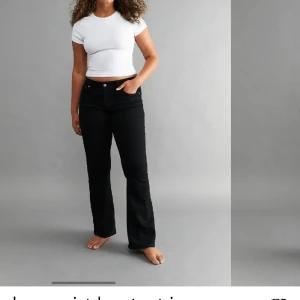 Jeans  -  Jag har även ett par såna hära bootcut jeans i storlek 36 och de är som nya!❤️ skriv privat för fler bilder💕