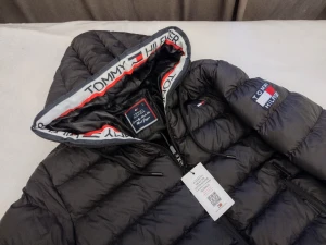 Tommy Hilfiger, vinter jakke st.L - Nya vinter jakke Tommy Hilfiger, st.L 