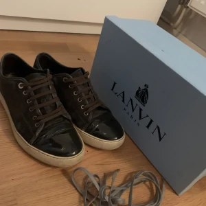 Lavins - Lavin Paris i fint skick|6/10 endast creasing| nypris 4500kr| mitt pris 2499|og box och extra snören ingår| uk 7 passar 43/44