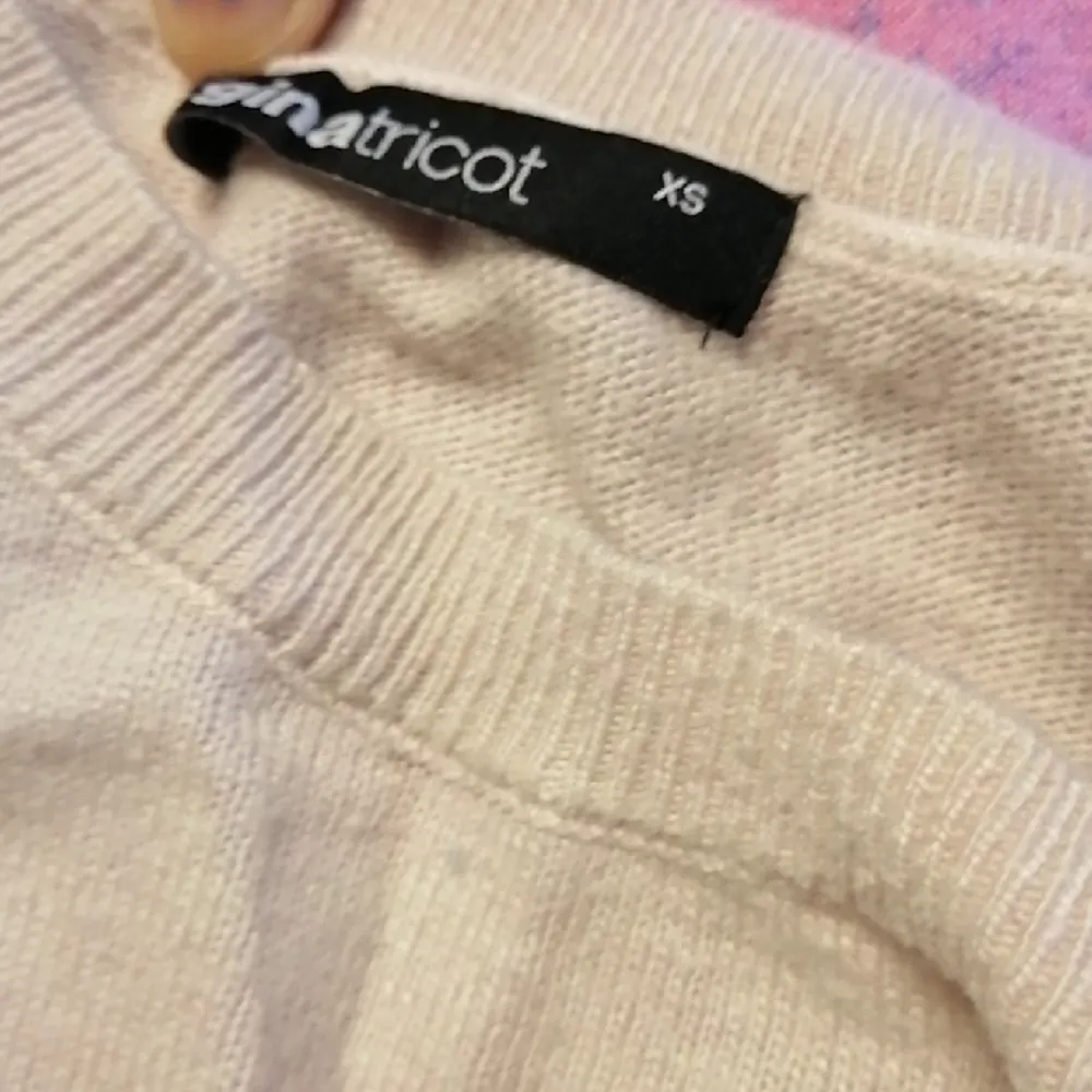 En mjuk låndärmad tröja från Gina Tricot i storlek XS har inte används. . Tröjor & Koftor.