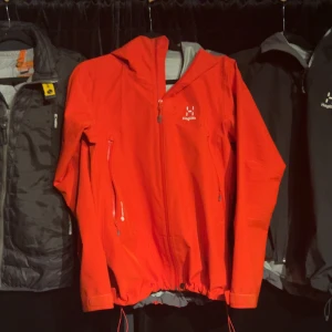 Haglöfs jacka - Storlek S helt ny Nypris 3800 Buda
