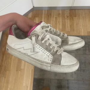 Zadig voltaire skor - Snygga skor från zadig, säljer då de är för stora för mig. Storlek 40, helt ok skick!