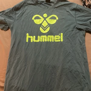 Hummel thsirt  - Jätte fin
