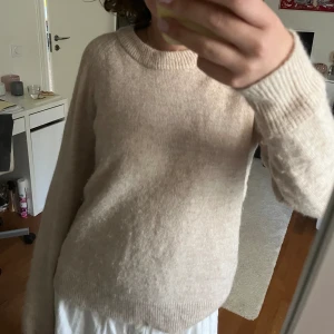 Beige stickad tröja - Beige stickad tröja från selected femme💕