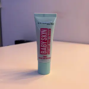 Säljer Maybellines Baby Skin Instant Pore Eraser Primer då jag inte har någon användning för den, endast testad på handen 1 gång.💞 Nypris 100kr